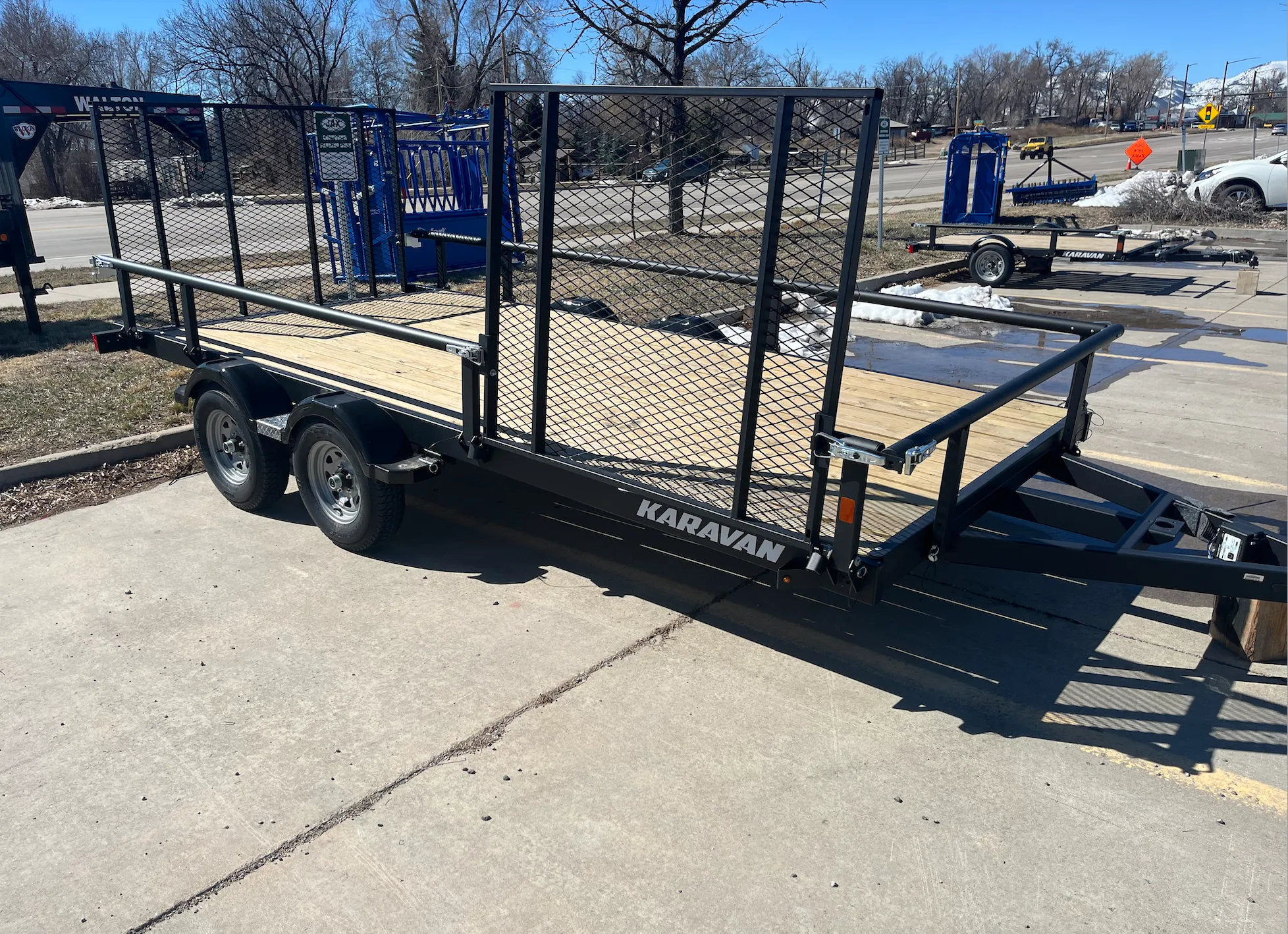 7x15 Karavan dual axe trailer with side ramp