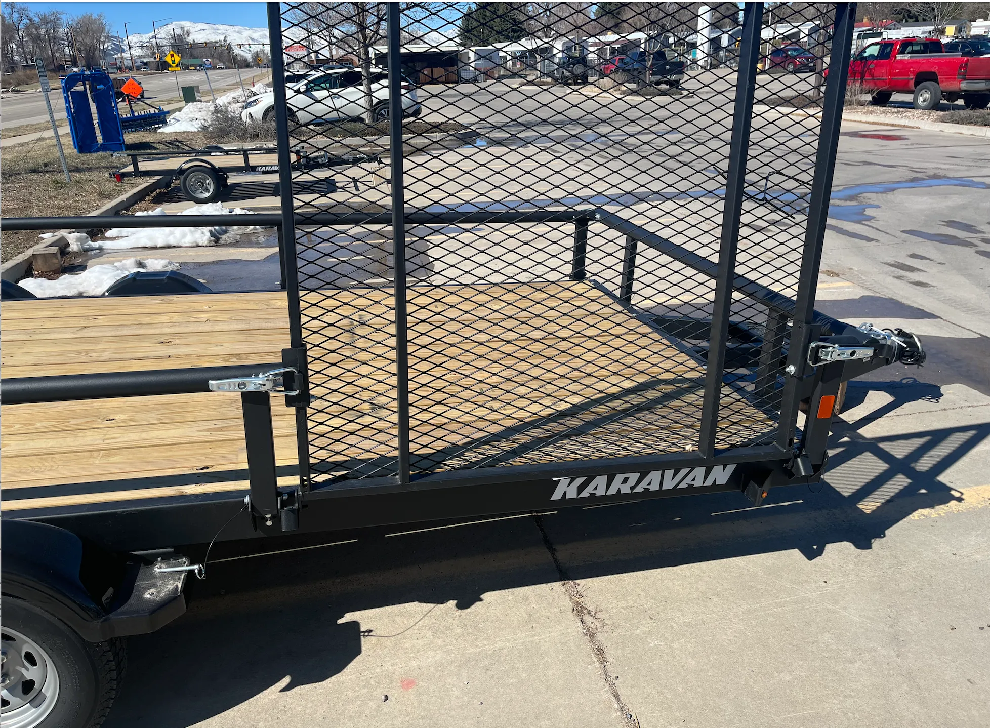 7x15 Karavan dual axe trailer with side ramp